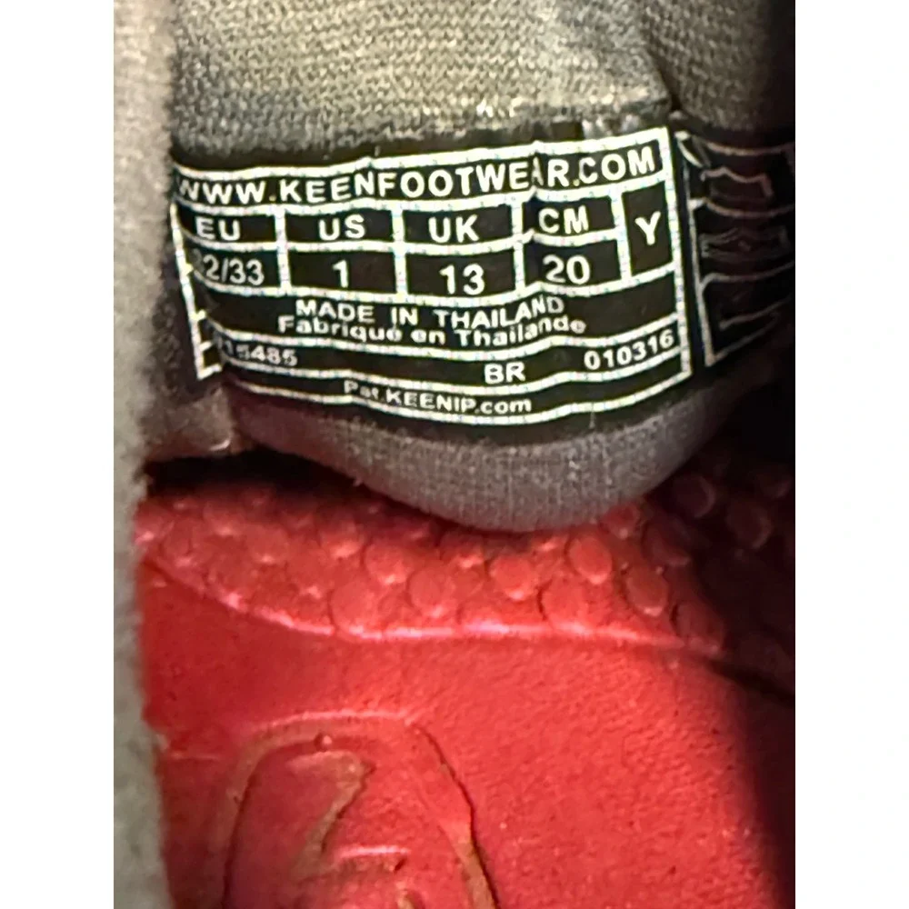 Keen Uneek O2 Kids Grey Red Corded Sport Sandal Sneakers US 1Y EU 32/33